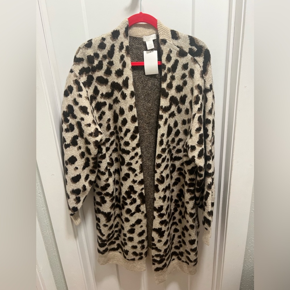 Brand new with tags H&M leopard cardigan! Size large! Super cute!